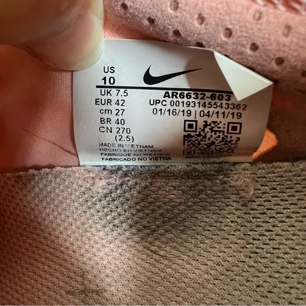 Nike Air VaporMax 2019 Running Shoes Womens Size 10 AR6632-603 Bleached Coral